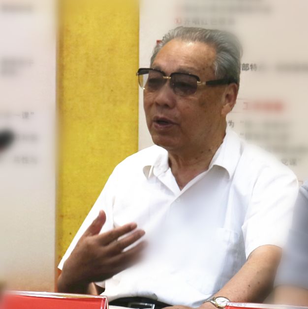 钱永波等老领导在政治生活馆过组织生活
