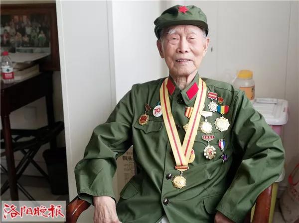 这位曾冒死潜伏的“老地下党”，94岁才恢复党员身份