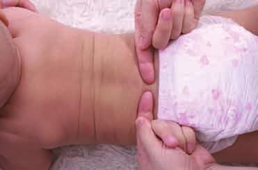                     宝宝背部捏脊每天做3到5次，消化好睡得香，宝宝不爱生病、更健康