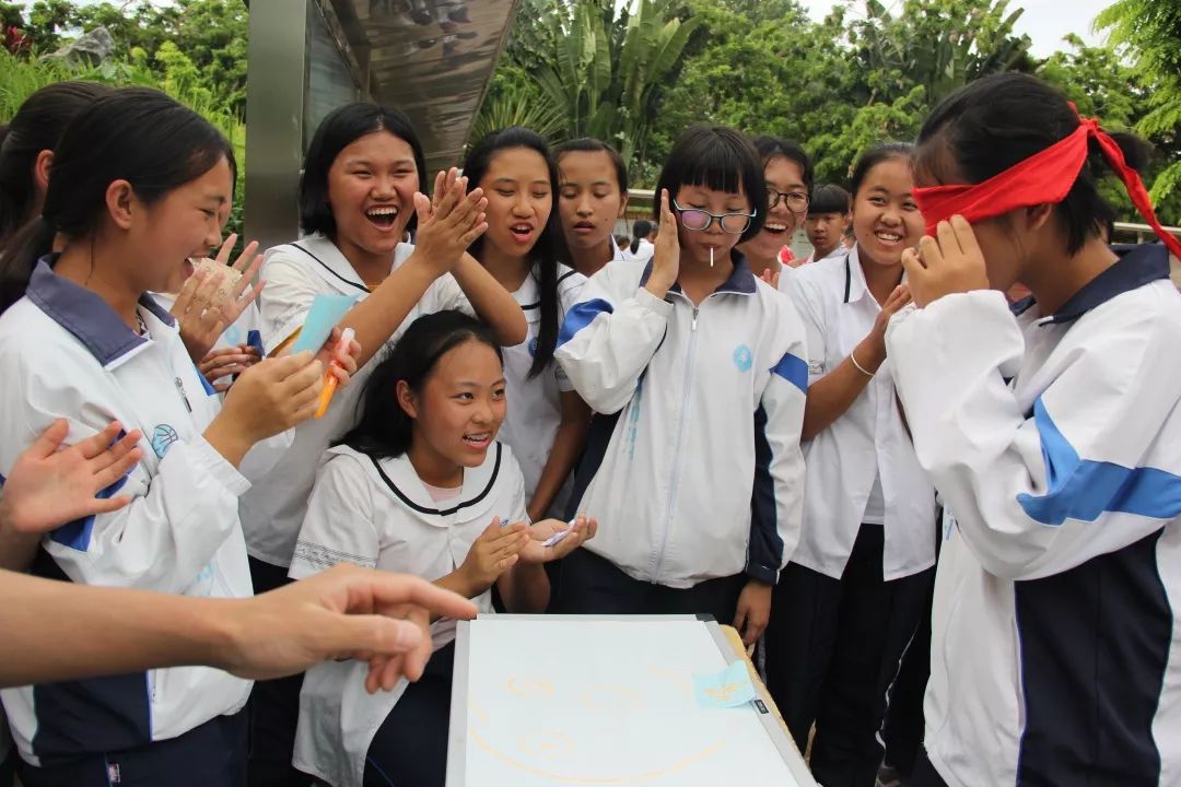 西双版纳州民族中学招生简章