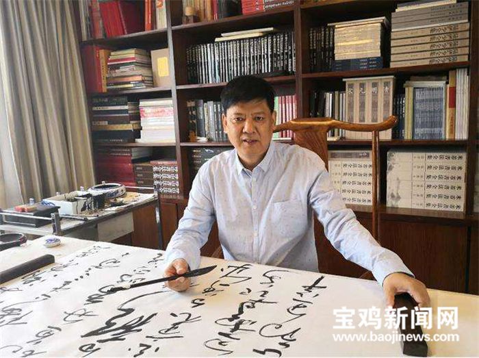 名人访谈 |"铮铮铁骨写人生 翰墨飘香诉乡情"宝鸡书法家陈扶军