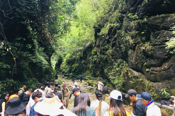 洪门忠义爱国电影《听天》剧组走进陕西镇安月