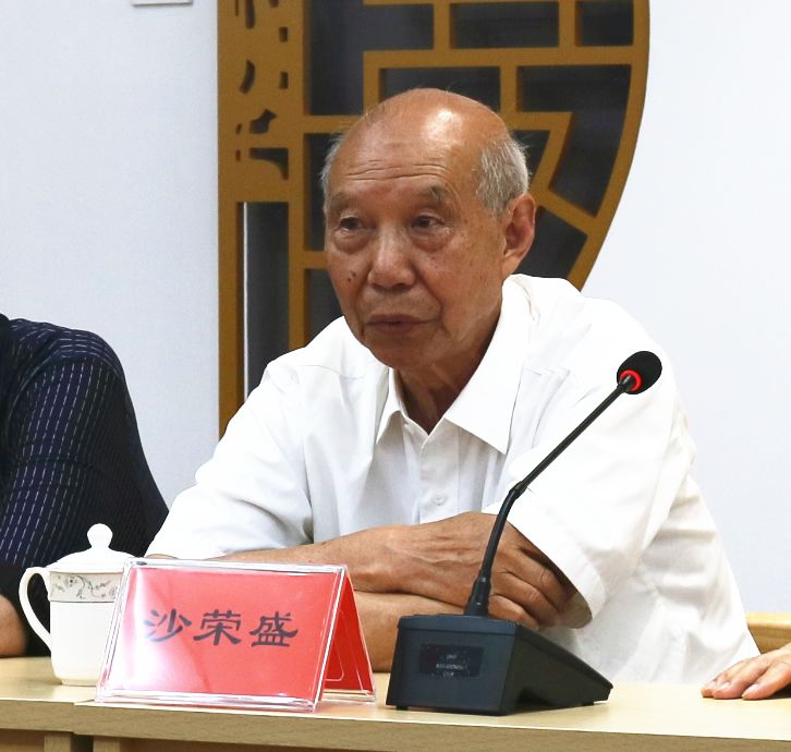 钱永波等老领导在政治生活馆过组织生活