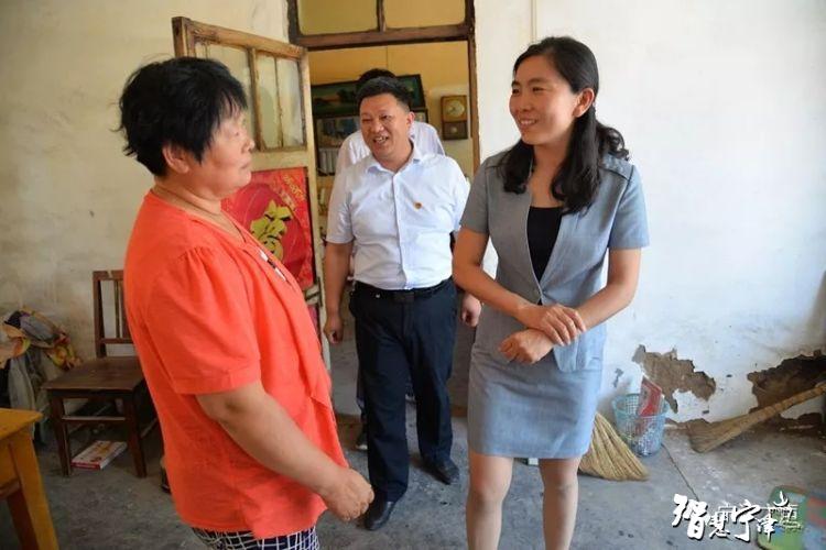 范淑香到刘营伍乡走访慰问建国前老党员和困难党员
