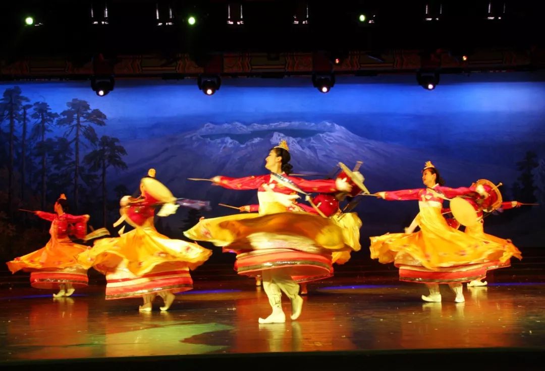 藏不住了这个历史悠久的朝鲜族舞蹈终于亮相了