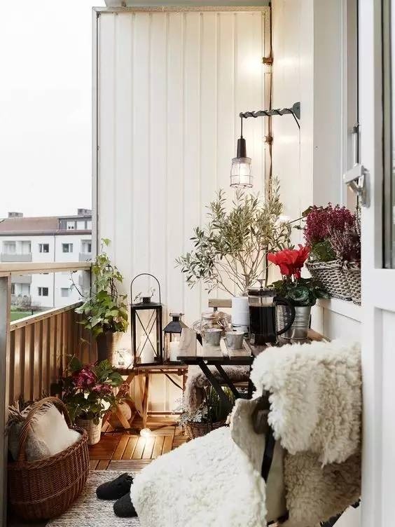 风情万种！创意阳台小花园，拥有舒适的休闲区！?