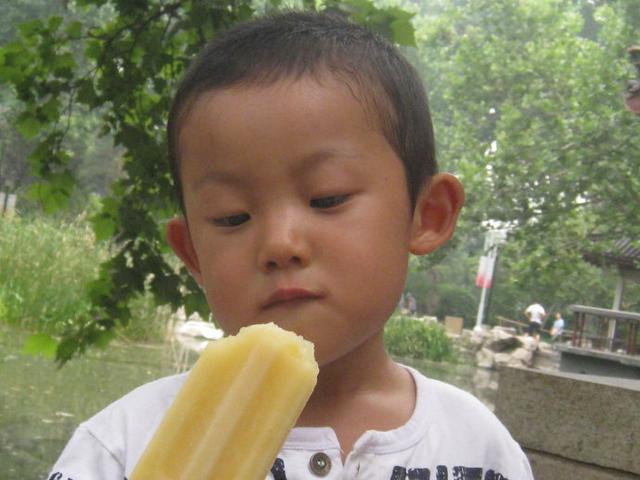                     劝告：3岁前，3种食物不是疼孩子，是“坑娃”，还有家长不自知