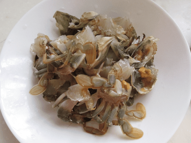 河蟹好吃时节,肉嫩黄香很肥美哪些药材可以煲牛尾图片