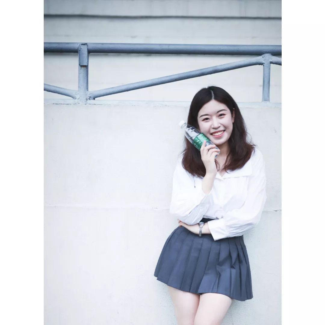 摄影圈点击查看jk制服小姐姐