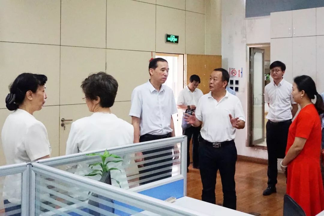 李强局长一行参观了三明分公司96311客服中心,营业厅,听取了我司规范
