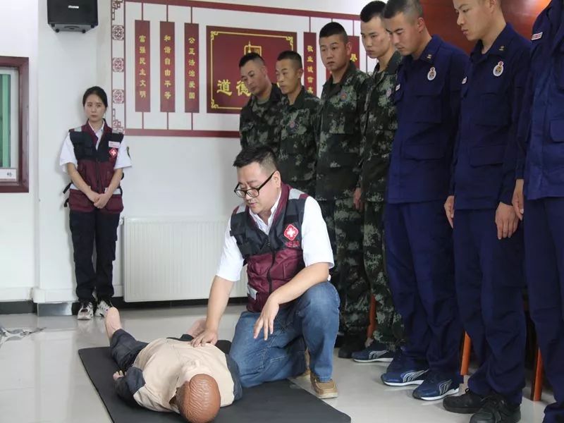 通过此次培训提高了大家的急救技巧,为在紧急关头挽救人员生命发挥