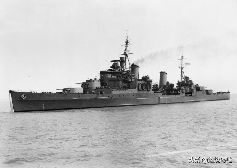 1/ 12 格罗斯特级轻巡洋舰,也称城级巡洋舰第二批,在第一级(南安普敦