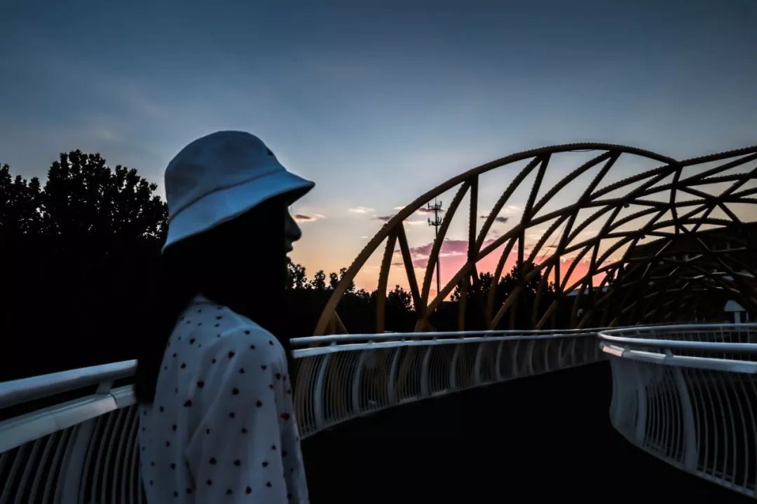 夕阳西下 落日余晖 这就是河传式浪漫