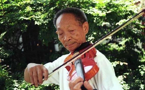 袁隆平89岁了,还能用英语直播:原来有些