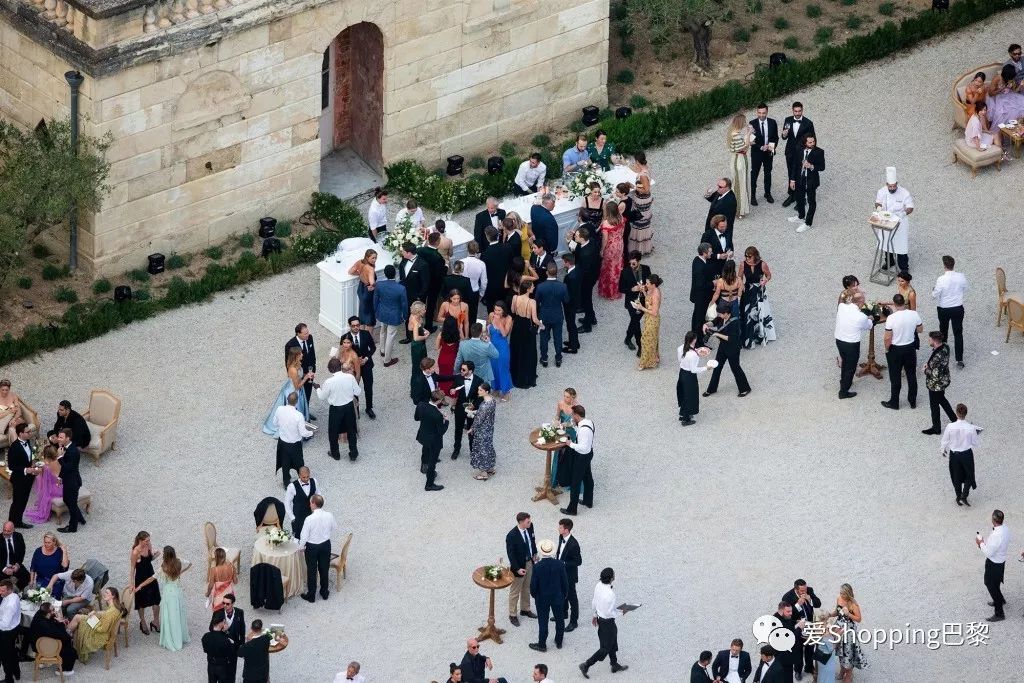 伴郎团阵容华丽惊现二哈人家都有14万粉丝权游女主Sansa法国大婚全部内幕