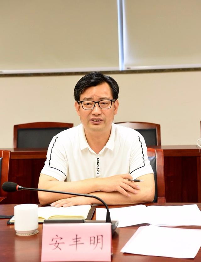 省国资委考核处处长裘学敏及主任科员杨威;盘江煤电总会计师龙治安