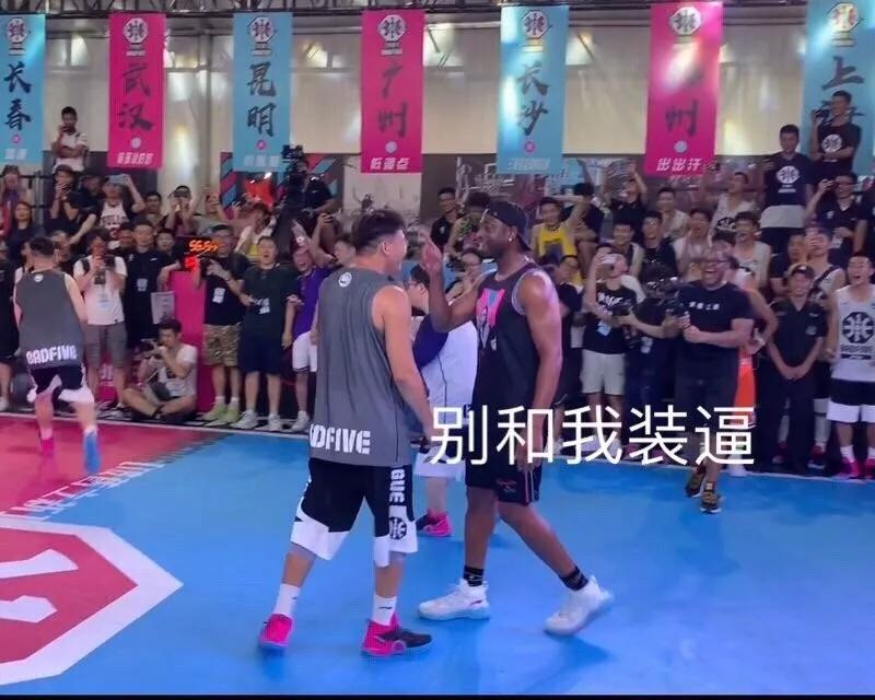 原创这可是你大爷头盔哥想戏耍韦德结果却悲剧了