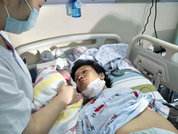                     怀孕18周患上白血病，妈妈决定放弃治疗：愿用命换宝宝一个平安