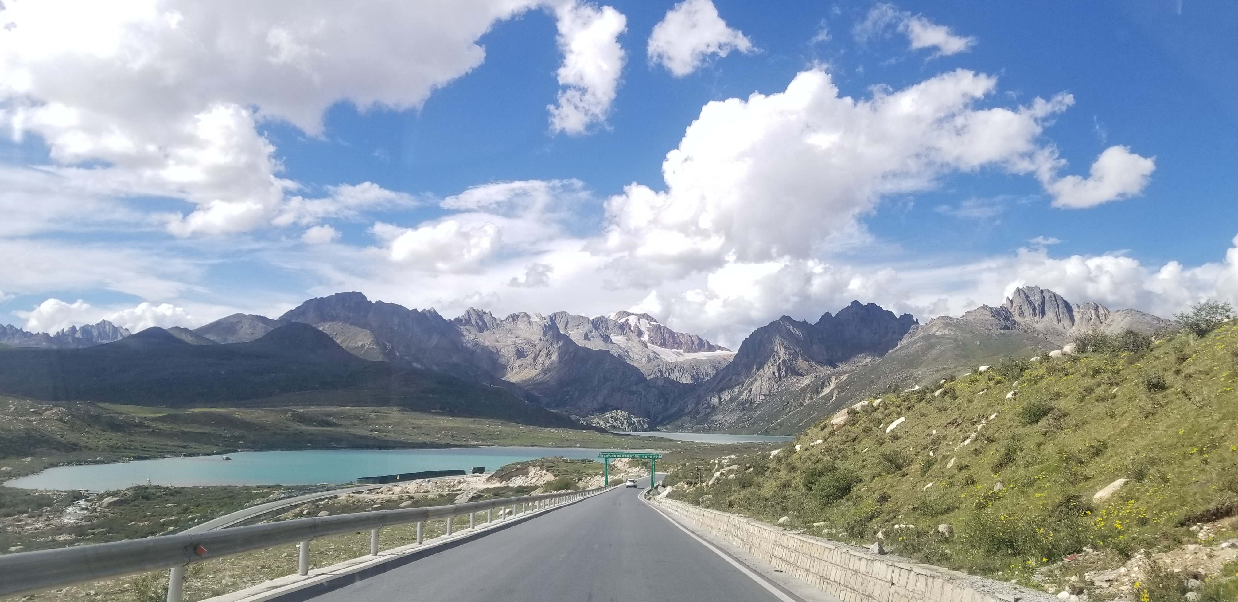 318国道来一次净化心灵的刺激旅行 赏一路风景