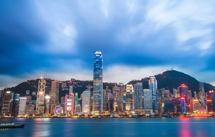 重庆的经济总量会超过上海吗_重庆万州上海中学图片(2)