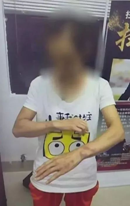 快递员出轨原味内衣女王_原味内衣快递图片