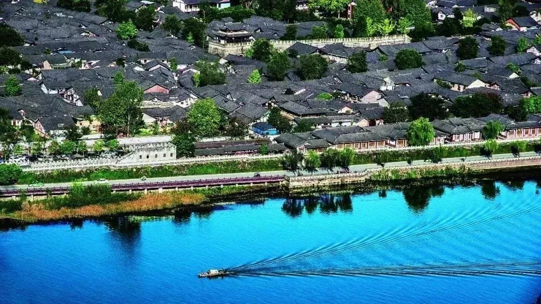йų