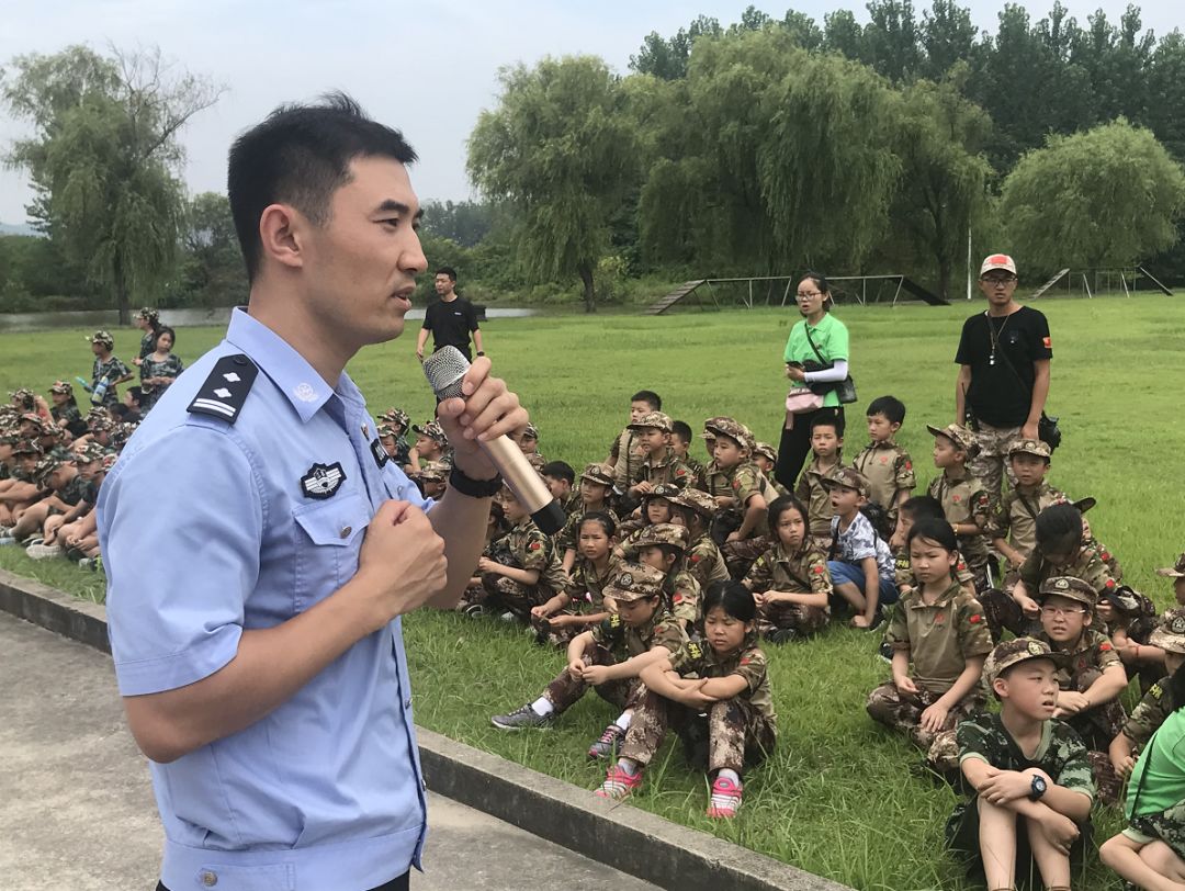 军事夏令营 | 感受"特警力量" 探秘警犬基地