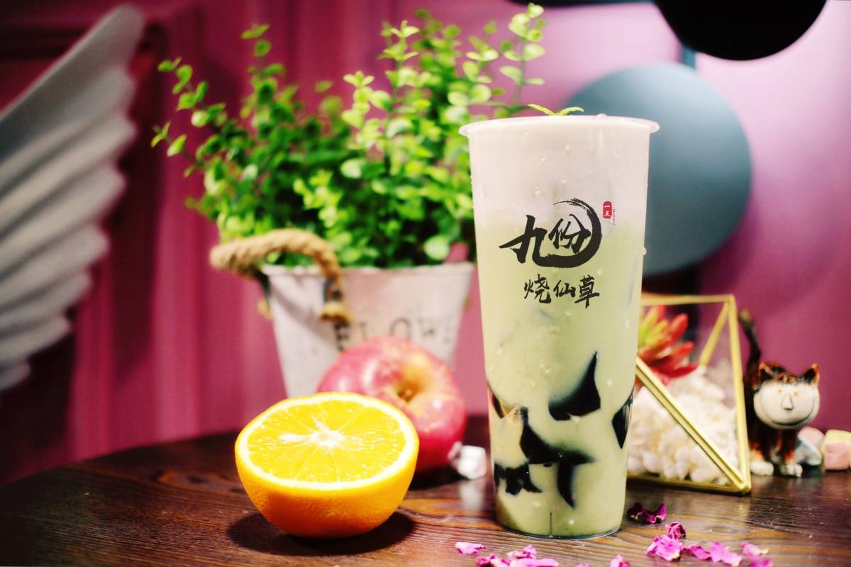 这杯台湾的烧仙草,小小一杯竟用了128片仙草