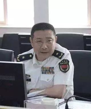 冯玉祥将军后代冯丹宇晋升海军中将