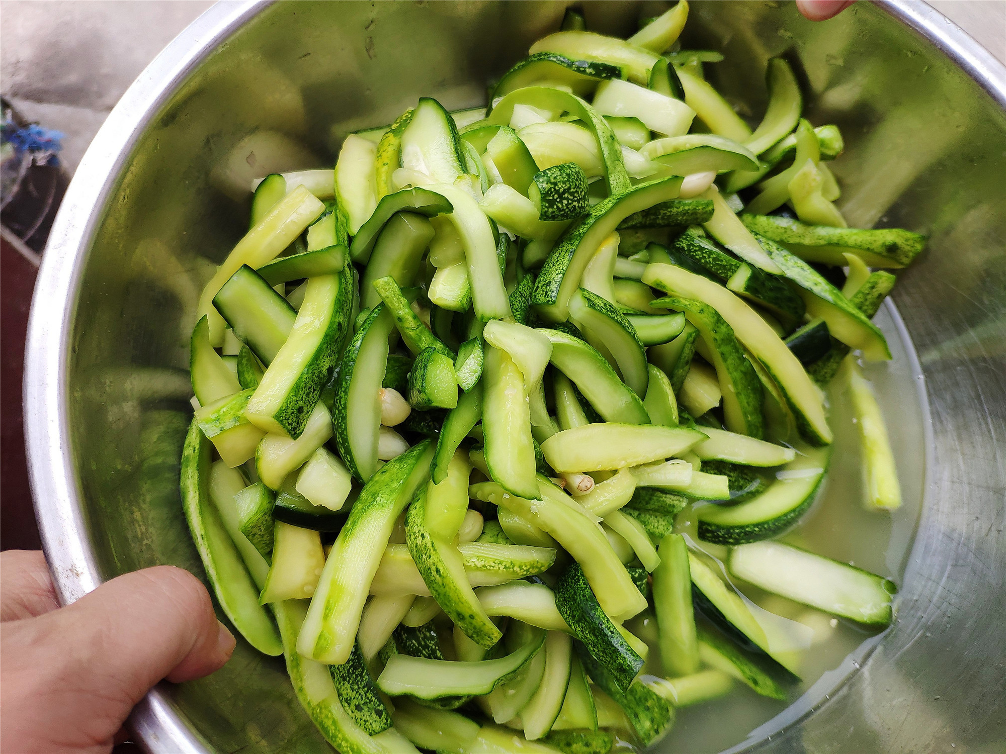 奶奶用了30多年的腌黄瓜配方,一次腌20斤,嘎嘣