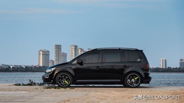 blox 车主记-这可能就是改装的魅力所在 大众途安变身黑武士!