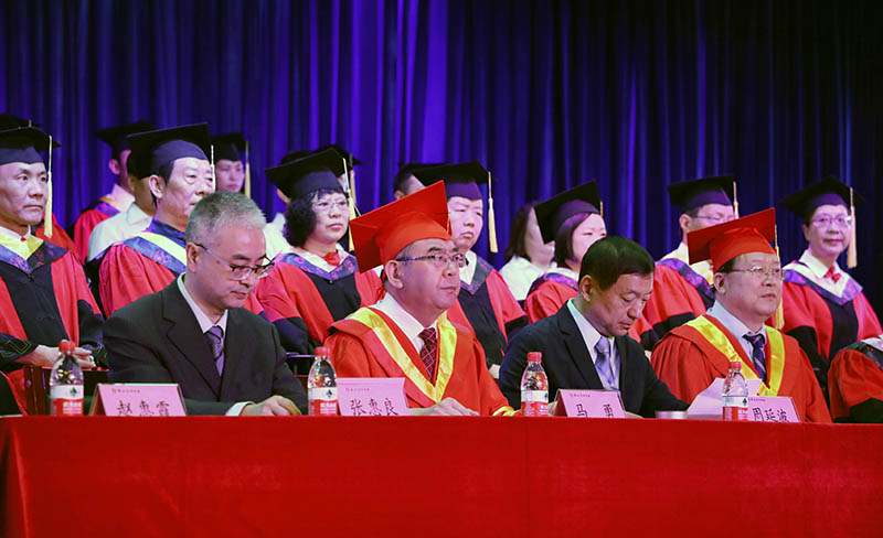 七月与青春同框西安思源学院2019届毕业典礼暨学位授予仪式在思源学院