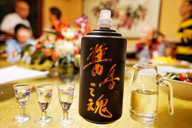 人均白酒消费_中国人均水果消费支出(2)