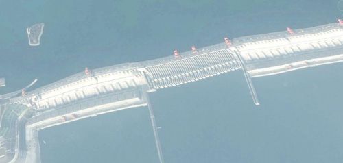 三峡大坝被传已变形将溃堤?中国航天发卫星图澄清