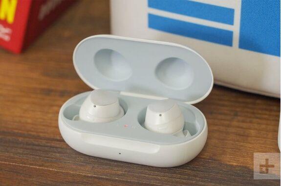 三星Galaxy S10最佳配件:Galaxy Buds、UAG Plyo防摔手机壳、无线充电器…… 赌博游戏平台