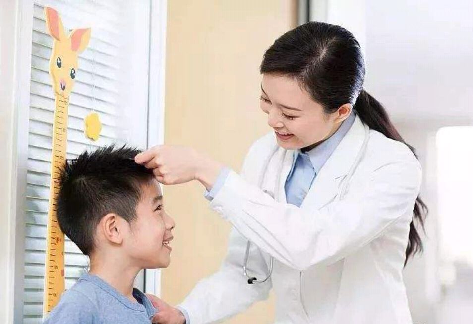                     原创            孩子身高长得快，不一定是好事，提防“高小孩”变成“矮大人”
