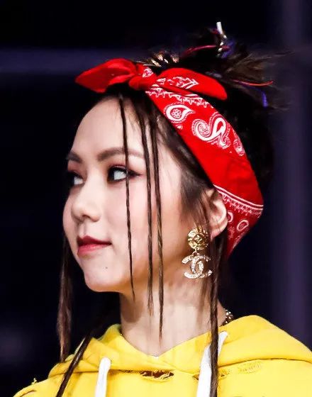 进来挨打 | 邓紫棋的发型师又被骂