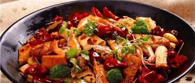 巧媳妇在家自制麻辣香锅, 比饭店好吃, 比饭店实惠, 全家都说好吃 百威娱乐博e百娱乐