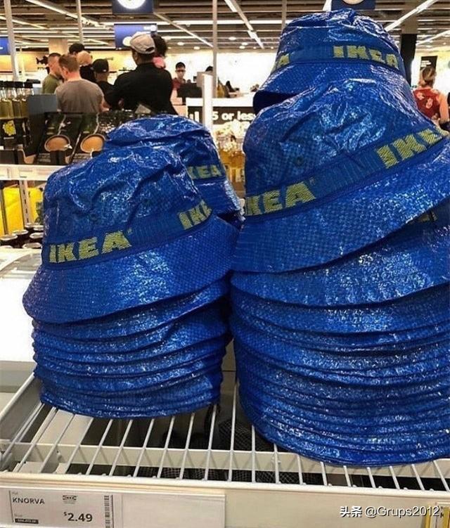 IKEA招牌蓝色购物袋改制而成的帽子