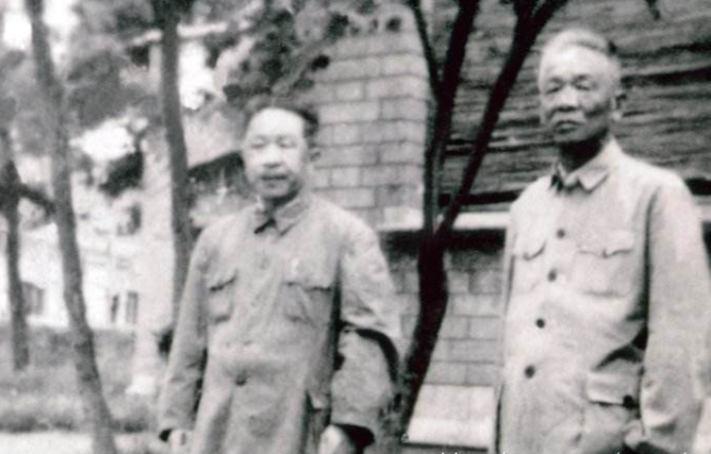 他是红军的“大管家”,每天的工作就是管钱,红军正常运转全靠他 金百利娱乐