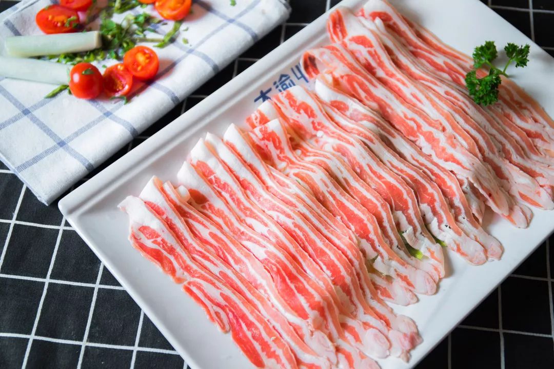 震惊|吃火锅看变脸脱美女衣服,爽到飞起