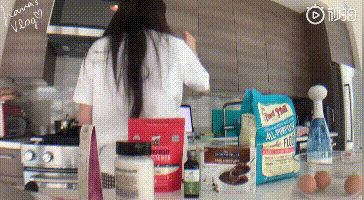 欧阳娜娜三姐妹是塑料姐妹情她的vlog曾帮姐姐成名如今闹翻