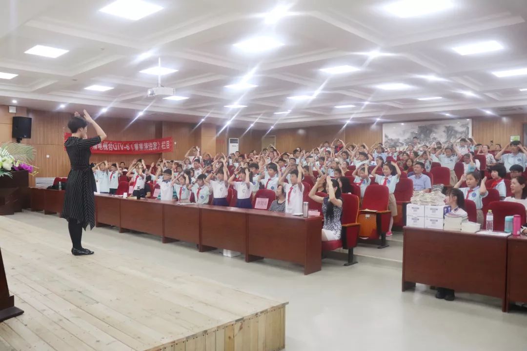 题目《理想与现实》3,青岛市崂山区育才学校 方萌萌演讲题目《长大后