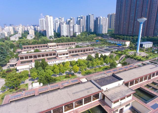 曲江市GDP_曲江市车展模特(2)