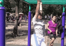 搞笑gif趣图:妹子,可以告诉我时光后面两个字怎么念吗