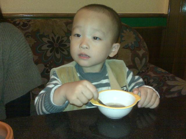                     摧毁脾胃的“第一杀手”，却是家长的3大习惯，孩子积食还易生病