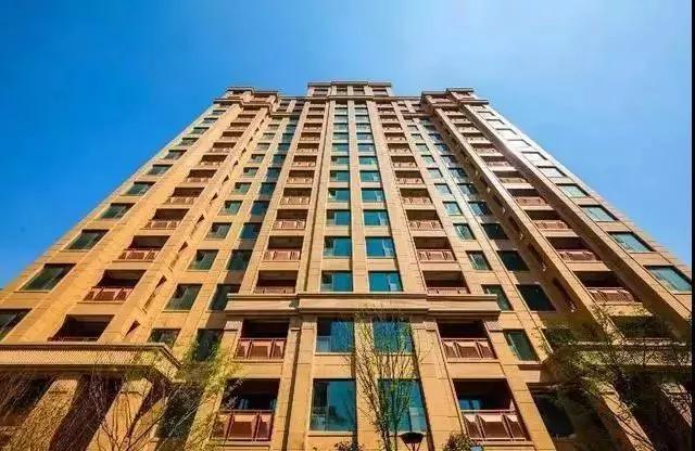 大名城紫金九号vs 浦发檀府,唐镇"三兄弟"均价6万多两新盘该怎么买?