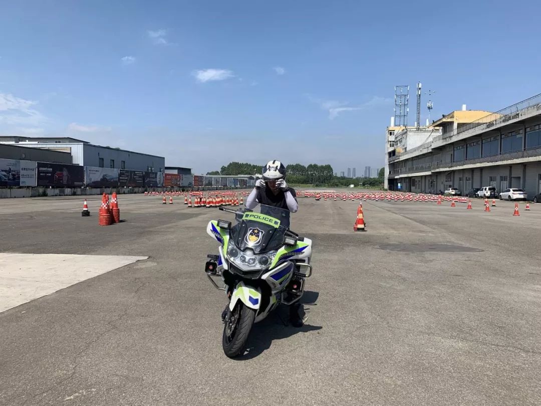 成都公安警摩参赛队备战世警会:每天训练8小时 新濠天地线上娱乐官网