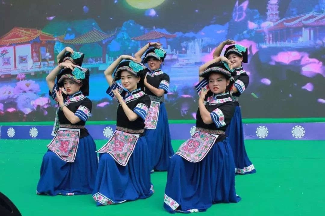 喝酒吃肉,载歌载舞!凉都月亮河六月六布依风情