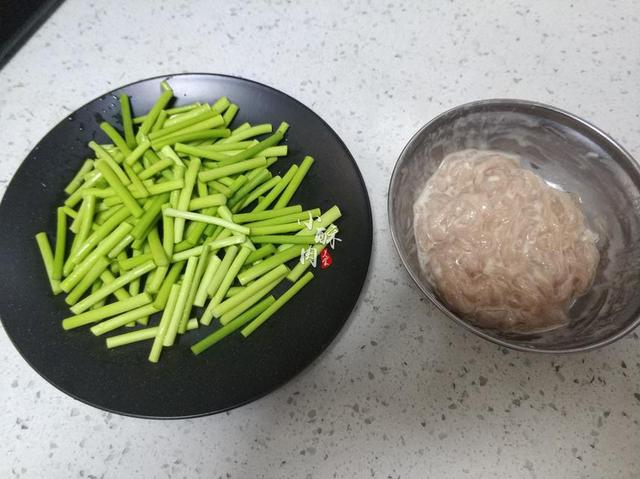 蒜苔炒肉丝怎么炒才不老 081c1c6c58de46afa3c74344fbeb99fe.jpeg